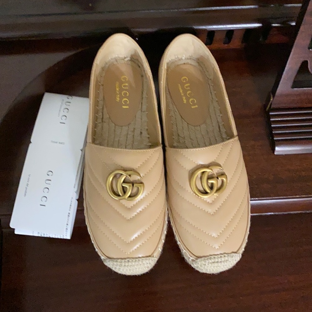 Gucci Esparadillas size 39 / 8, beige.